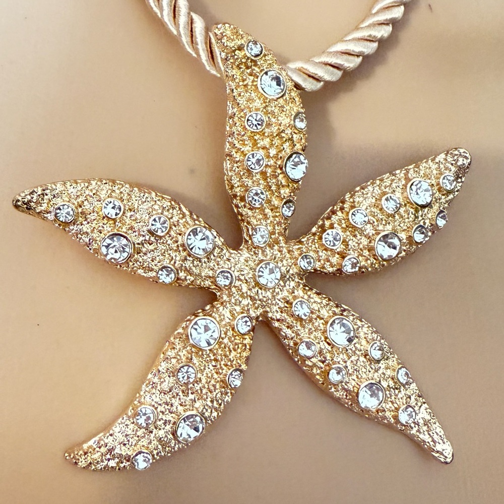 New I.N.C. International Concepts Crystal Starfish Statement Pendant Necklace - Picture 7 of 9